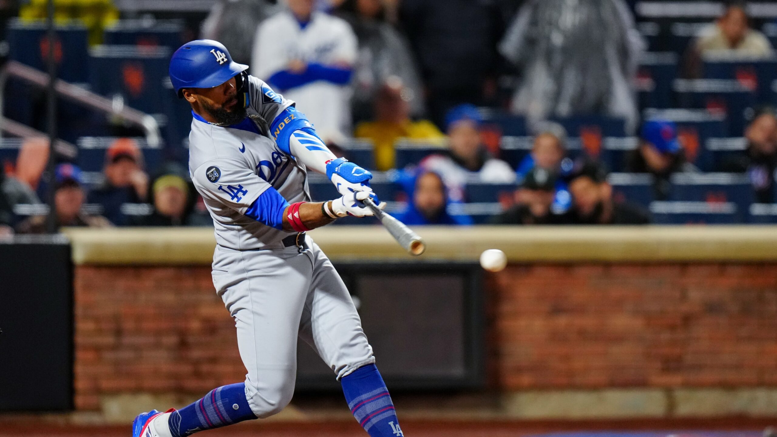 ドジャース テオスカー・ヘルナンデスの13回タイムリー二塁打で約6時間